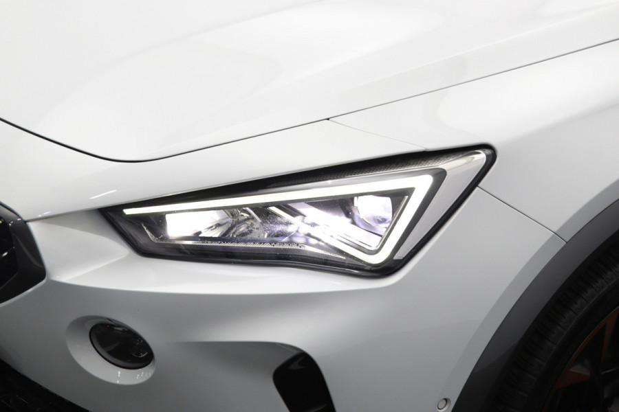 CUPRA Formentor 1.4 e-Hybrid VZ 245 PK Copper Edition PHEV, Panoramadak, Leder, Memory, Trekhaak, Winterpakket, Carplay, Camera