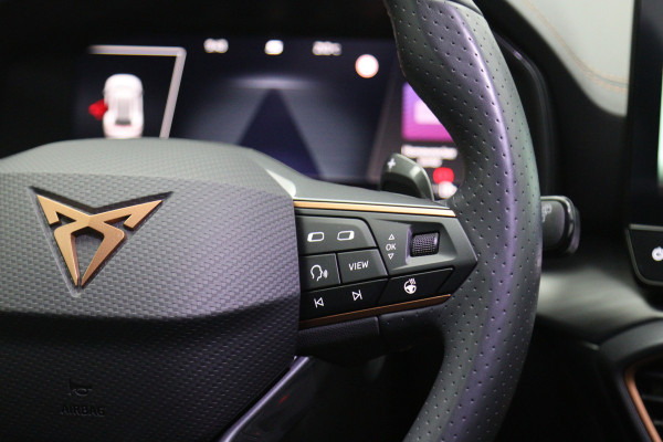 CUPRA Formentor 1.4 e-Hybrid VZ 245 PK Copper Edition PHEV, Panoramadak, Leder, Memory, Trekhaak, Winterpakket, Carplay, Camera
