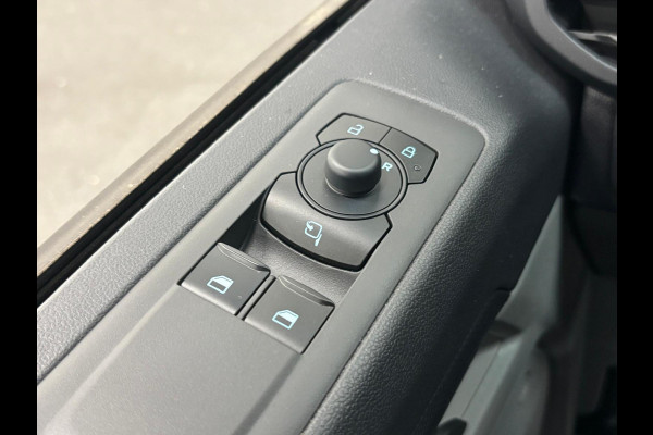 Ford Transit Custom 300 2.0 TDCI L2H1 EC Sport Nieuw Model Automaat Airco Cruise Navi Parkeersensoren Camera Carplay Trekhaak