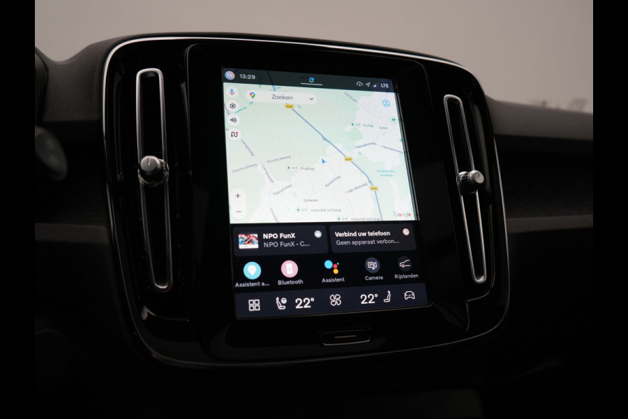 Volvo XC40 Ultimate Recharge Pure 69 kWh 231pk Dealer O.H. | Trekhaak Af Fabriek | Panodak | Adaptive Cruise | 360 Camera | Harman / Kardon | Sportstoelen Memory & Verwarmd | Warmtepomp | Keyless | Blis | Stuur Verwarmd | Google Assistent | DAB |