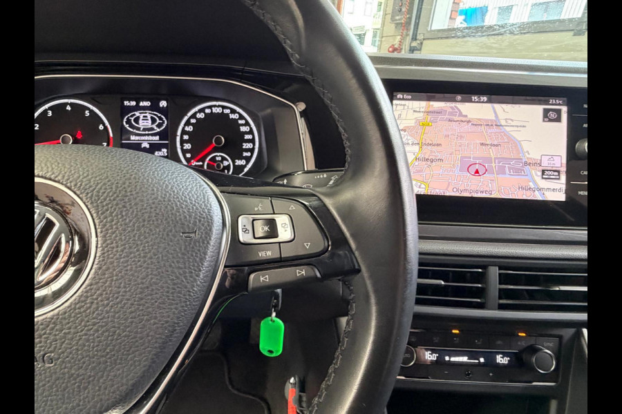 Volkswagen Polo 1.0 TSI Highline Business R Navi, Carplay, Cruise Control