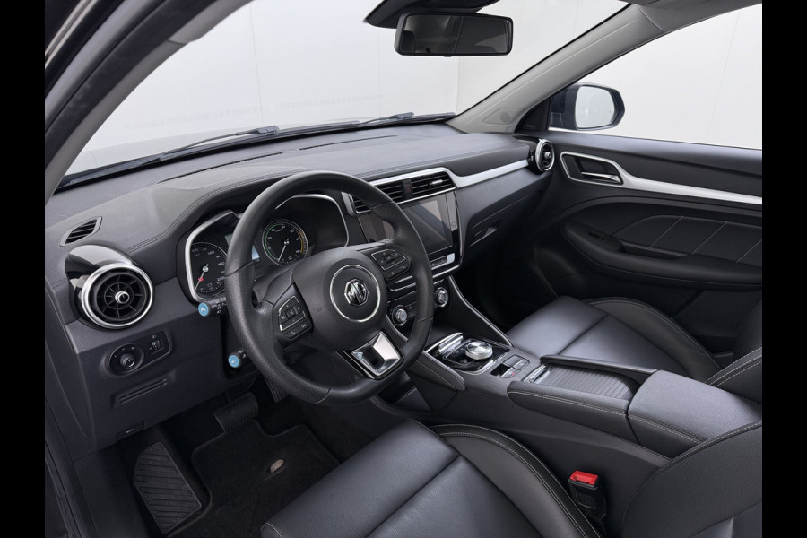MG Mg Zs EV Luxury 45kWh SOH 92% Panorama-Schuifdak Leder+Verwrmd Trekhaak Adap.Cruise Camera Navi Apple Carplay Android Auto Elek.Stoel  Airco Privacy Glas Isofix DAB Lmv 17" Keyless 1e Eigenaar Dealeronderhouden