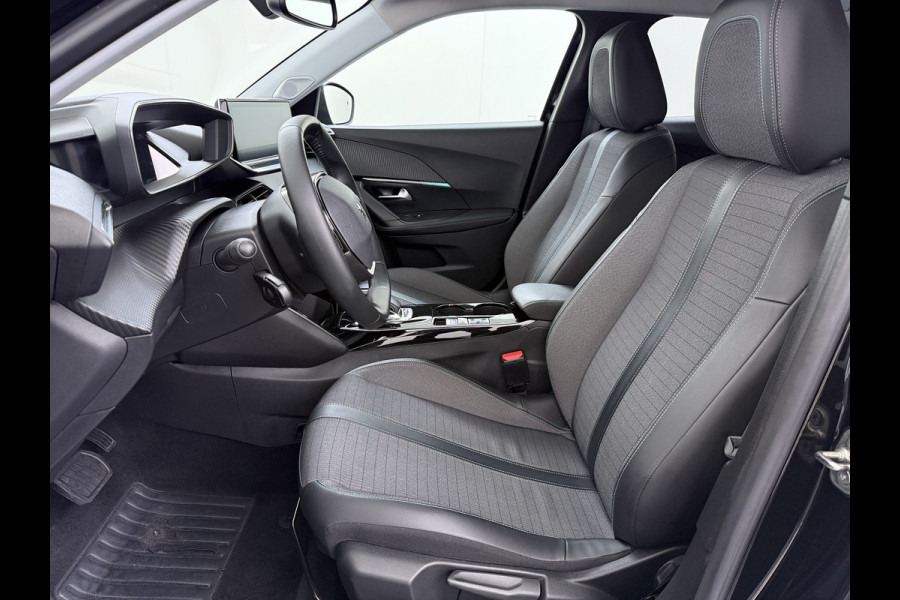 Peugeot e-2008 EV Blue Allure 50kWh SOH 95% 3D-Navi 360°Camera Apple Carplay Android Auto Ecc Cruise Control Regen-Lichtsensor Privacy Glas Lmv Led Isofix Bluetooth Lane Assist USB Origineel Nederlandse Auto