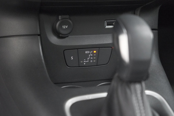 Citroën C3 PureTech 110 EAT6 Business | Camera | Allseason Banden | Dodehoekdetectie | Apple Carplay