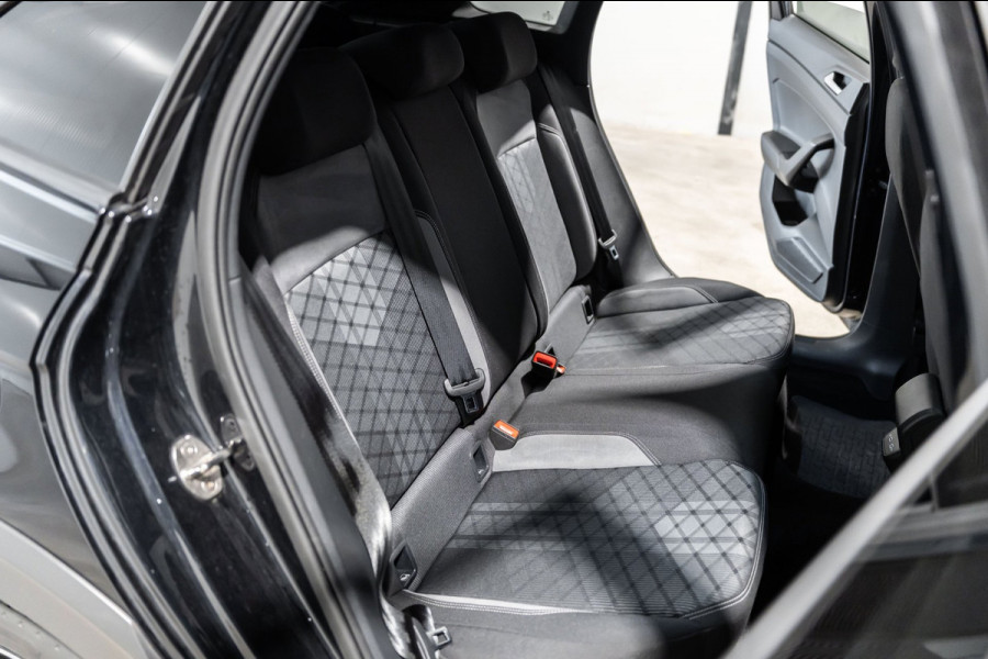 Volkswagen Taigo 1.5 TSI R-Line DSG PANO IQ CAMARA