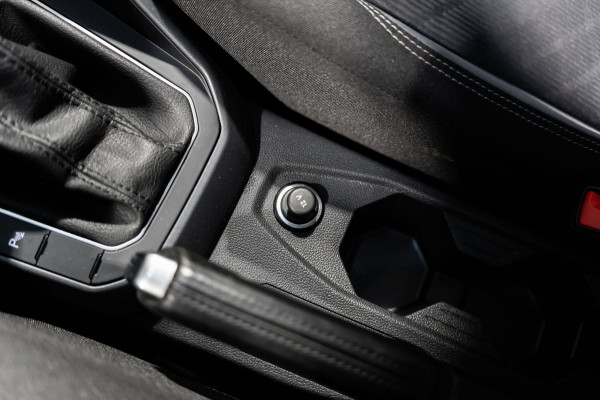 Volkswagen Taigo 1.5 TSI R-Line DSG PANO IQ CAMARA