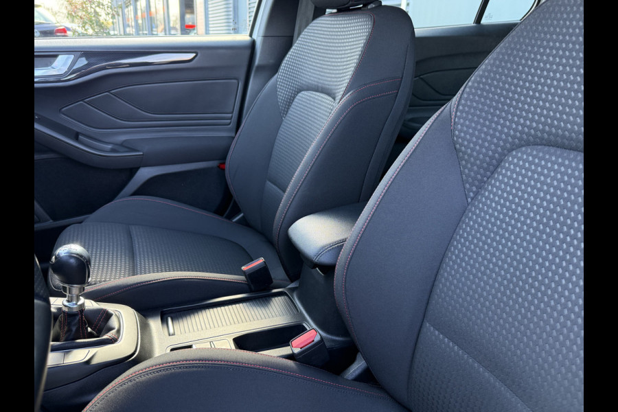 Ford FOCUS Wagon BWJ 2021 | 1.0T 126PK Hybrid ST Line Business | CAMERA | SPORTSTOELEN | CARPLAY | NAVI | CLIMA | PDC | 17'' LMV |