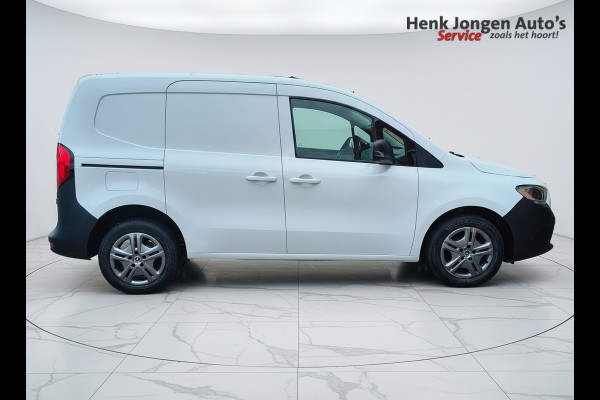 Mercedes-Benz Citan 110 L1 Pro 3 zits, apple/android BENZINE !!!! Rijklaar + 6 maanden Bovag-garantie Henk Jongen Auto's in Helmond,  al 50 jaar service zoals 't hoort!