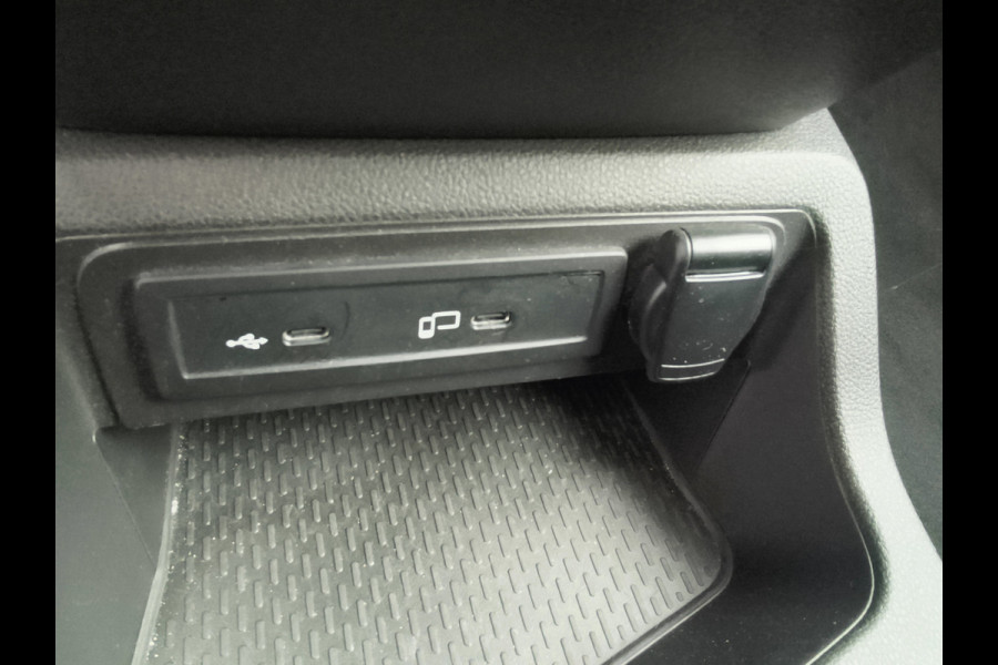 Mercedes-Benz Citan 110 L1 Pro 3 zits, apple/android BENZINE !!!! Rijklaar + 6 maanden Bovag-garantie Henk Jongen Auto's in Helmond,  al 50 jaar service zoals 't hoort!