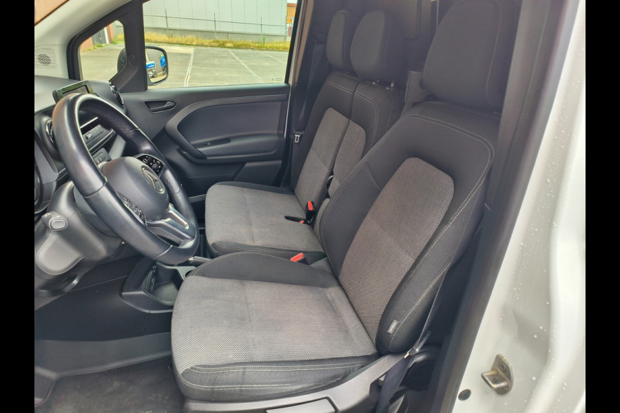 Mercedes-Benz Citan 110 L1 Pro 3 zits, apple/android BENZINE !!!! Rijklaar + 6 maanden Bovag-garantie Henk Jongen Auto's in Helmond,  al 50 jaar service zoals 't hoort!