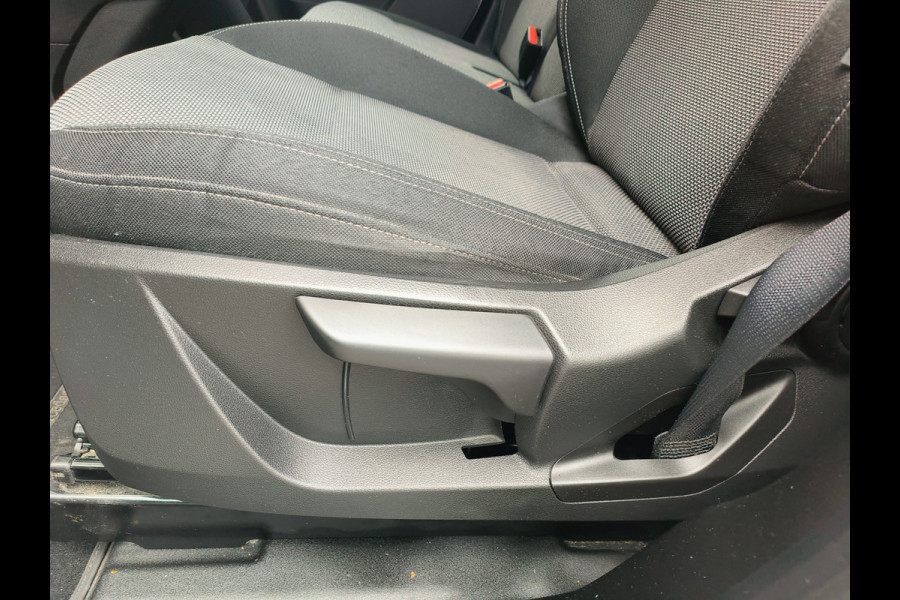 Mercedes-Benz Citan 110 L1 Pro 3 zits, apple/android BENZINE !!!! Rijklaar + 6 maanden Bovag-garantie Henk Jongen Auto's in Helmond,  al 50 jaar service zoals 't hoort!