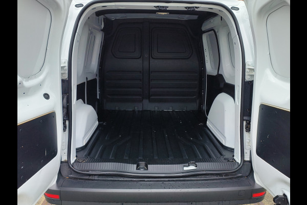 Mercedes-Benz Citan 110 L1 Pro 3 zits, apple/android BENZINE !!!! Rijklaar + 6 maanden Bovag-garantie Henk Jongen Auto's in Helmond,  al 50 jaar service zoals 't hoort!