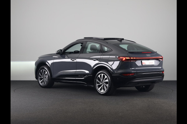 Audi Q6 Sportback e-tron edition 83 kWh 252 pk |  SOH 97,82% | Panoramadak | Trekhaak (wegklapbaar) | Verlengde garantie | Warmtepomp | Navigatie | Parkeersensoren (Park assist) | Rondomzicht camera |