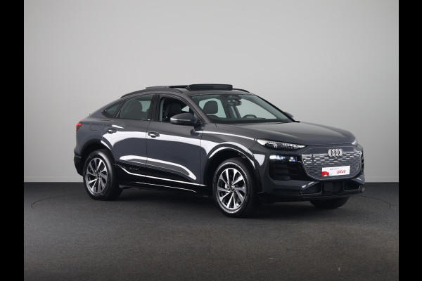 Audi Q6 Sportback e-tron edition 83 kWh 252 pk |  SOH 97,82% | Panoramadak | Trekhaak (wegklapbaar) | Verlengde garantie | Warmtepomp | Navigatie | Parkeersensoren (Park assist) | Rondomzicht camera |