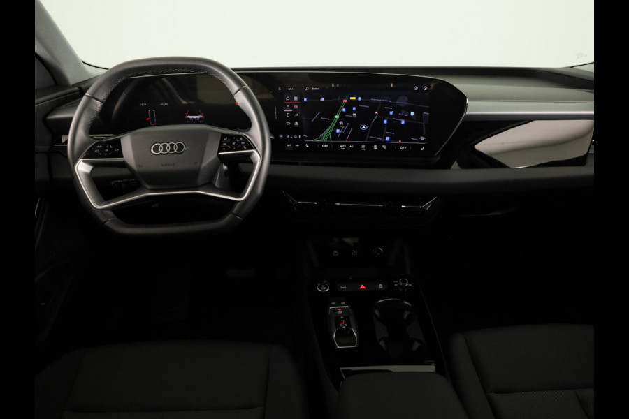 Audi Q6 Sportback e-tron edition 83 kWh 252 pk |  SOH 97,82% | Panoramadak | Trekhaak (wegklapbaar) | Verlengde garantie | Warmtepomp | Navigatie | Parkeersensoren (Park assist) | Rondomzicht camera |