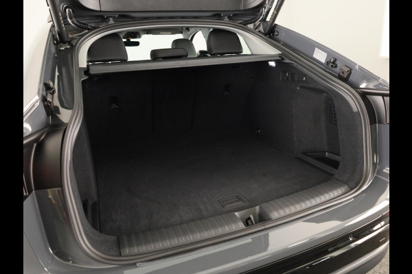 Audi Q6 Sportback e-tron edition 83 kWh 252 pk |  SOH 97,82% | Panoramadak | Trekhaak (wegklapbaar) | Verlengde garantie | Warmtepomp | Navigatie | Parkeersensoren (Park assist) | Rondomzicht camera |