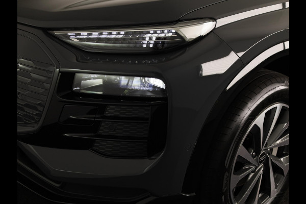Audi Q6 Sportback e-tron edition 83 kWh 252 pk |  SOH 97,82% | Panoramadak | Trekhaak (wegklapbaar) | Verlengde garantie | Warmtepomp | Navigatie | Parkeersensoren (Park assist) | Rondomzicht camera |