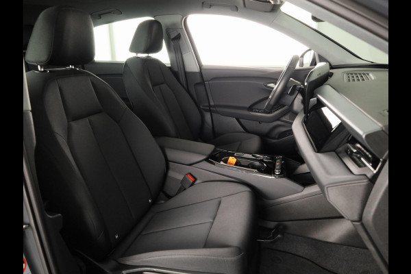 Audi Q6 Sportback e-tron edition 83 kWh 252 pk |  SOH 97,82% | Panoramadak | Trekhaak (wegklapbaar) | Verlengde garantie | Warmtepomp | Navigatie | Parkeersensoren (Park assist) | Rondomzicht camera |