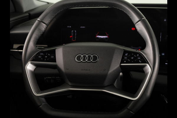 Audi Q6 Sportback e-tron edition 83 kWh 252 pk |  SOH 97,82% | Panoramadak | Trekhaak (wegklapbaar) | Verlengde garantie | Warmtepomp | Navigatie | Parkeersensoren (Park assist) | Rondomzicht camera |