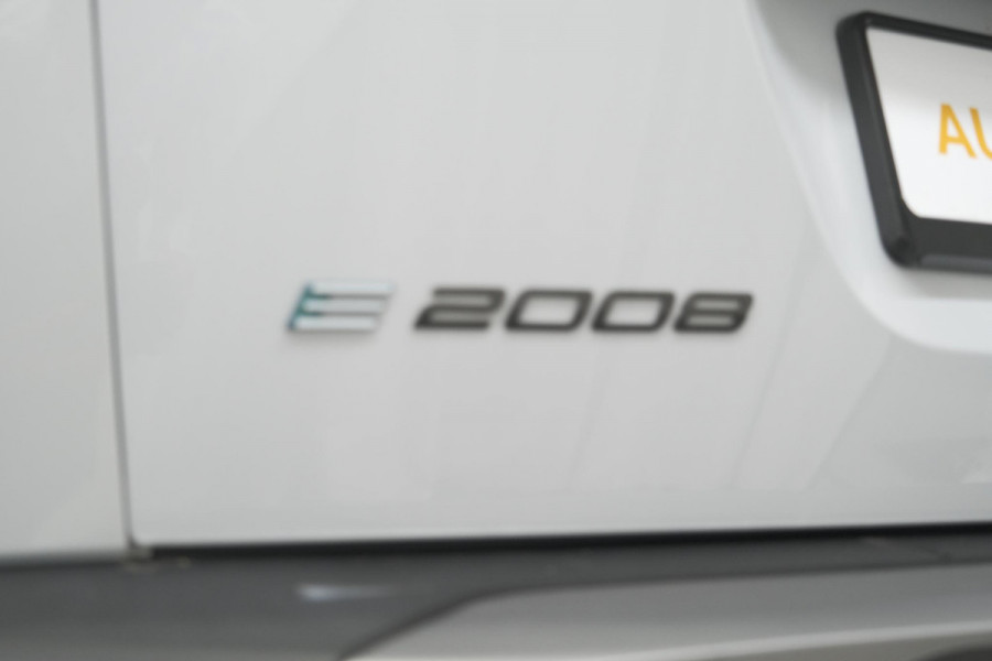 Peugeot e-2008 EV Allure Avantage 54 kWh | 11 KW Lader | Apple Carplay | Parkeersensoren