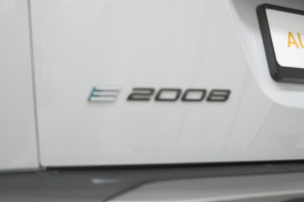 Peugeot e-2008 EV Allure Avantage 54 kWh | 11 KW Lader | Apple Carplay | Parkeersensoren