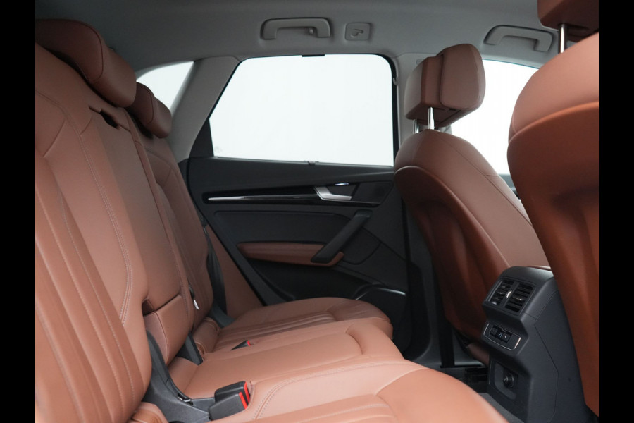 Audi Q5 50 TFSI e Advanced edition PHEV 300pk Dealer O.H | Trekhaak Af Fabriek | Head Up | Apple Carplay | Lederen Sportstoelen Verwarmd | Cruise Control | Virtual | Navigatie | DAB | 19"L.M | Plug In Hybrid |