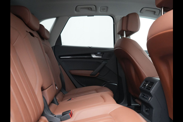 Audi Q5 50 TFSI e Advanced edition PHEV 300pk Dealer O.H | Trekhaak Af Fabriek | Head Up | Apple Carplay | Lederen Sportstoelen Verwarmd | Cruise Control | Virtual | Navigatie | DAB | 19"L.M | Plug In Hybrid |