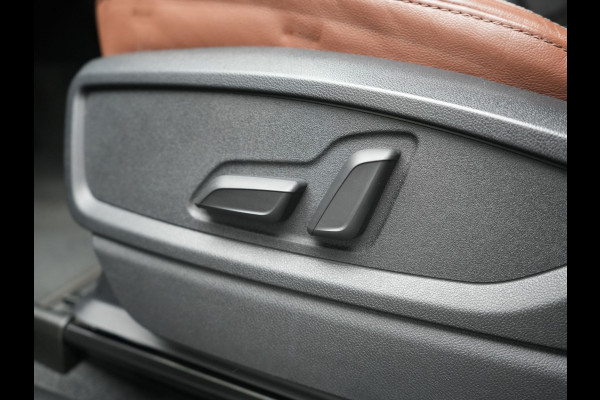 Audi Q5 50 TFSI e Advanced edition PHEV 300pk Dealer O.H | Trekhaak Af Fabriek | Head Up | Apple Carplay | Lederen Sportstoelen Verwarmd | Cruise Control | Virtual | Navigatie | DAB | 19"L.M | Plug In Hybrid |