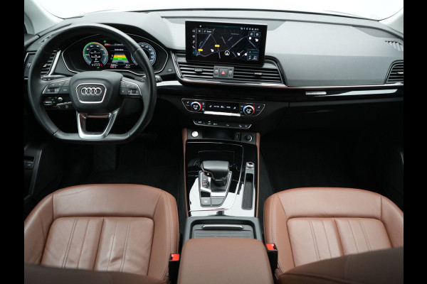 Audi Q5 50 TFSI e Advanced edition PHEV 300pk Dealer O.H | Trekhaak Af Fabriek | Head Up | Apple Carplay | Lederen Sportstoelen Verwarmd | Cruise Control | Virtual | Navigatie | DAB | 19"L.M | Plug In Hybrid |