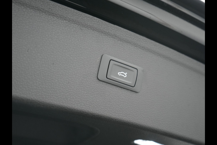 Audi Q5 50 TFSI e Advanced edition PHEV 300pk Dealer O.H | Trekhaak Af Fabriek | Head Up | Apple Carplay | Lederen Sportstoelen Verwarmd | Cruise Control | Virtual | Navigatie | DAB | 19"L.M | Plug In Hybrid |