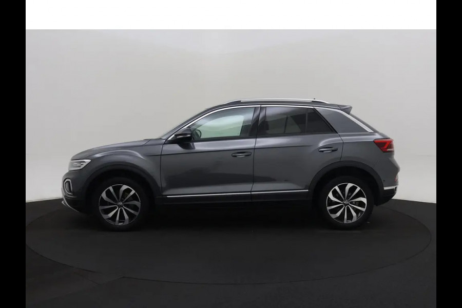 Volkswagen T-Roc 1.0 TSI Style Xenon Alcantara Virtual cockpit Navi Camera Trekhaak Bj:2022