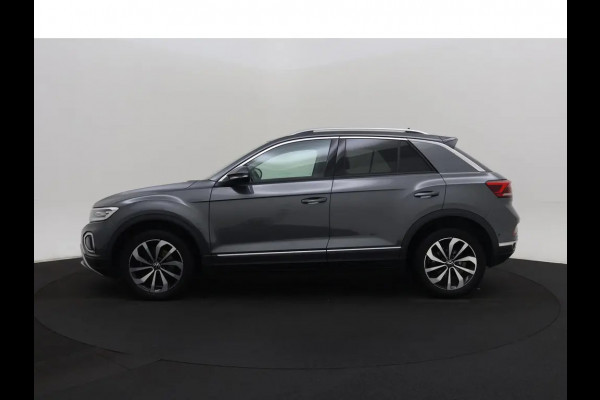Volkswagen T-Roc 1.0 TSI Style Xenon Alcantara Virtual cockpit Navi Camera Trekhaak Bj:2022