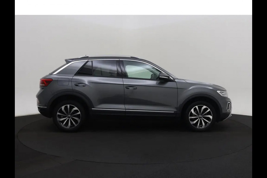 Volkswagen T-Roc 1.0 TSI Style Xenon Alcantara Virtual cockpit Navi Camera Trekhaak Bj:2022
