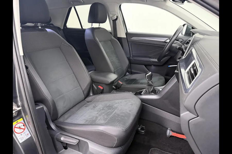 Volkswagen T-Roc 1.0 TSI Style Xenon Alcantara Virtual cockpit Navi Camera Trekhaak Bj:2022