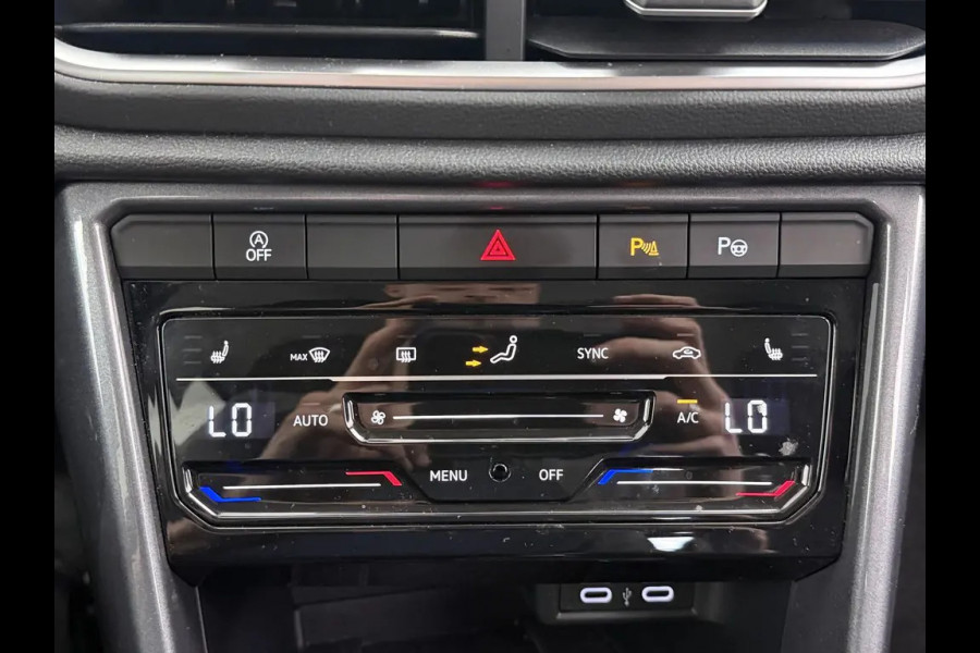 Volkswagen T-Roc 1.0 TSI Style Xenon Alcantara Virtual cockpit Navi Camera Trekhaak Bj:2022