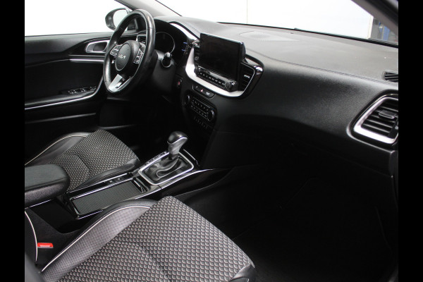 Kia Ceed 1.5 T-GDi MHEV DynamicPlusLine CAMERA | CARPLAY | LMV16 | AUTOMAAT | AFNBTRHAAK | LED | DAB | ADAPCRUISE | CLIMATE | NAVI | STOE