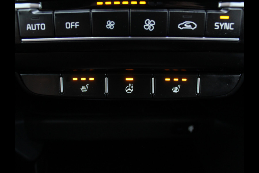 Kia Ceed 1.5 T-GDi MHEV DynamicPlusLine CAMERA | CARPLAY | LMV16 | AUTOMAAT | AFNBTRHAAK | LED | DAB | ADAPCRUISE | CLIMATE | NAVI | STOE