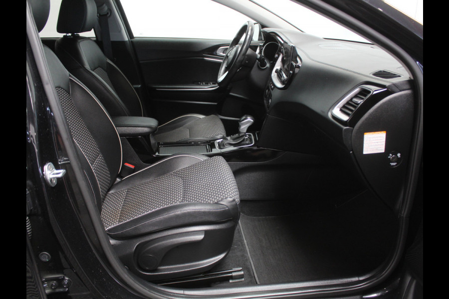 Kia Ceed 1.5 T-GDi MHEV DynamicPlusLine CAMERA | CARPLAY | LMV16 | AUTOMAAT | AFNBTRHAAK | LED | DAB | ADAPCRUISE | CLIMATE | NAVI | STOE