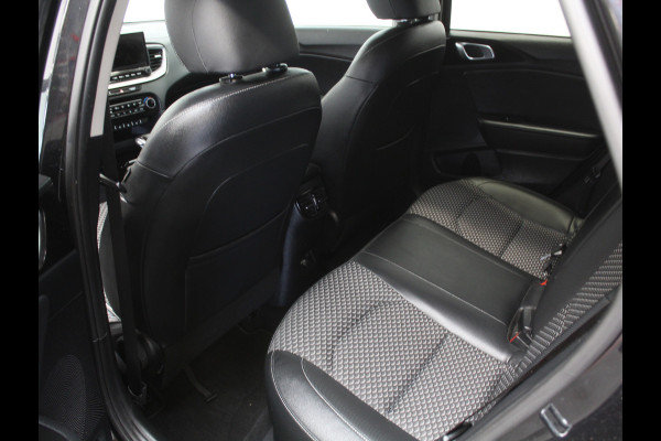 Kia Ceed 1.5 T-GDi MHEV DynamicPlusLine CAMERA | CARPLAY | LMV16 | AUTOMAAT | AFNBTRHAAK | LED | DAB | ADAPCRUISE | CLIMATE | NAVI | STOE