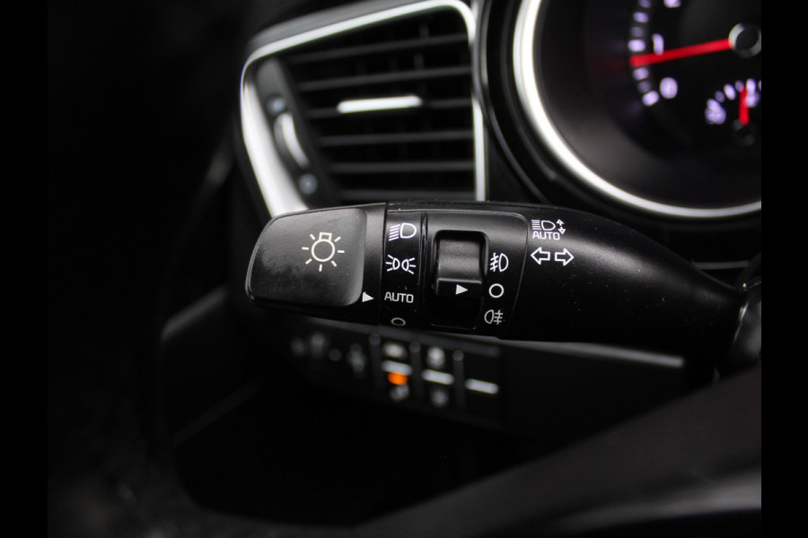 Kia Ceed 1.5 T-GDi MHEV DynamicPlusLine CAMERA | CARPLAY | LMV16 | AUTOMAAT | AFNBTRHAAK | LED | DAB | ADAPCRUISE | CLIMATE | NAVI | STOE