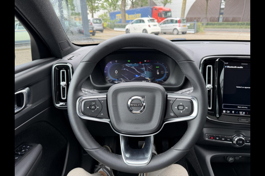 Volvo EC40 Recharge Core 70 kWh SOH 95% | STOEL & STUUR VERWARMING | ACHTERUITRIJCAMERA | 12 MND BOVAG GARANTIE| PANO| VOLVO DEALER ONDERHOUDEN|