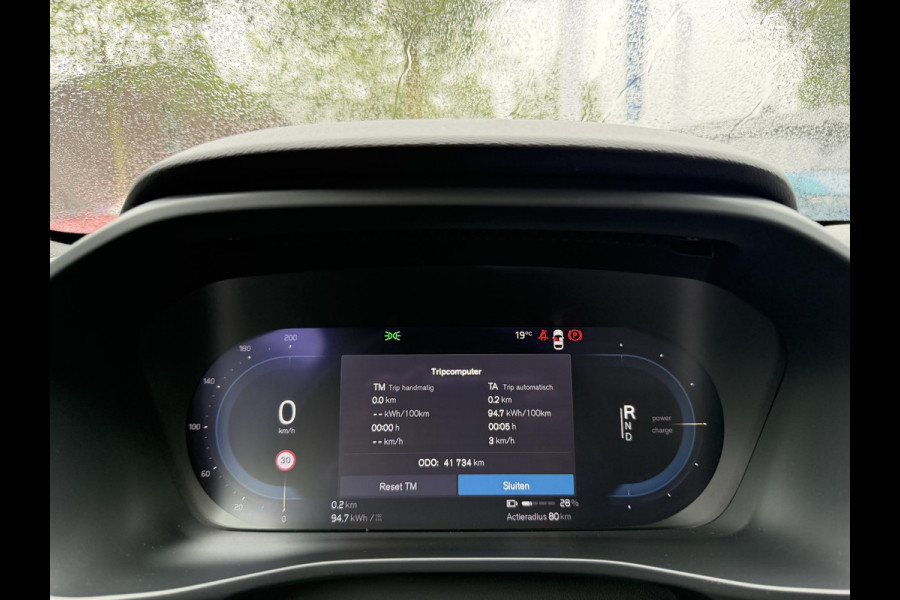 Volvo EC40 Recharge Core 70 kWh SOH 95% | STOEL & STUUR VERWARMING | ACHTERUITRIJCAMERA | 12 MND BOVAG GARANTIE| PANO| VOLVO DEALER ONDERHOUDEN|