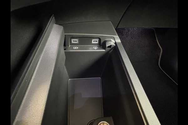 Peugeot E-5008 GT Avantage 73 kWh 7p Mistral Executive Interior (AGR) | 360 camera | Massagestoelen | Stoel en stuurverwarming |