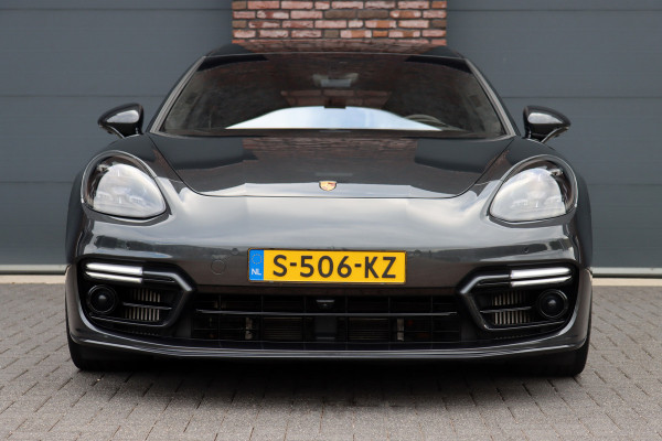 Porsche Panamera Sport Turismo 4.0 Turbo S E-Hybrid | 700pk | Luchtvering | Achterasbesturing | Burmester | Massage | HUD | Stoelventilatie | Panoramadak | Verwarmd Stuurwiel | ACC | Exclusive Design |