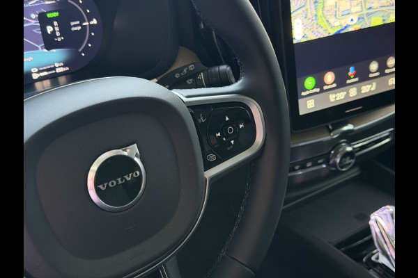 Volvo XC60 2.0 T8 455PK AWD ULTRA DARK NIEUWE AUTO ELEK.TREKHAAK HARMAN KARDON HEADUP 360.CAM STOEL/STUUR VERW LEER SCHUIFDAK