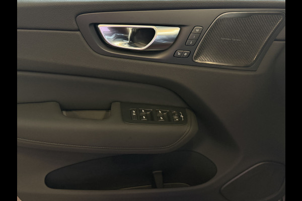 Volvo XC60 2.0 T8 455PK AWD ULTRA DARK NIEUWE AUTO ELEK.TREKHAAK HARMAN KARDON HEADUP 360.CAM STOEL/STUUR VERW LEER SCHUIFDAK