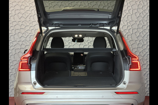 Volvo XC60 2.0 T8 455PK AWD ULTRA DARK NIEUWE AUTO ELEK.TREKHAAK HARMAN KARDON HEADUP 360.CAM STOEL/STUUR VERW LEER SCHUIFDAK