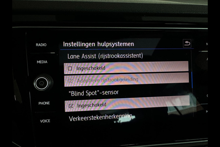 Volkswagen T-Roc 2.0 TSI 4Motion R Pano|BlindSpot|ACC|Lane Assist|DCC|Camera