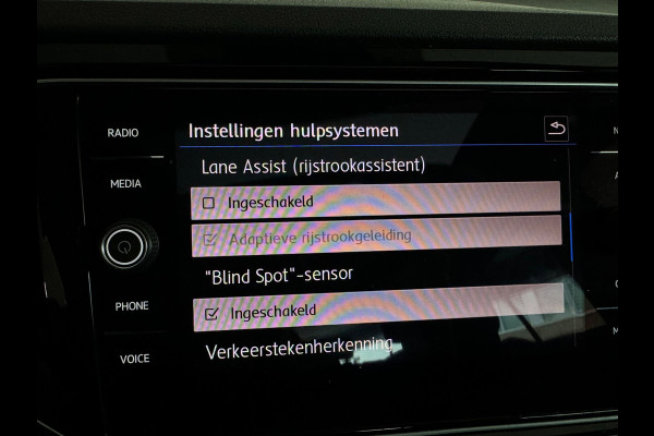 Volkswagen T-Roc 2.0 TSI 4Motion R Pano|BlindSpot|ACC|Lane Assist|DCC|Camera