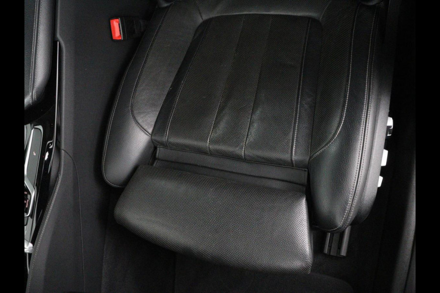 BMW 5 Serie Touring 520i High Executive | Panoramadak | Trekhaak | Head-Up | Stoelventilatie | Stoel & Stuurverwarming | Adaptive cruise | Navigatie | DAB+ | Carplay | Sfeerverlichting | Park assist | Climate control